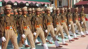బెటాలియన్ కానిస్టేబుళ్లకు ఊరట: మహిళల ఆందోళనల ఎఫెక్ట్
