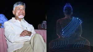 చుక్కల్లో `అమరావతి`ని చూపించిన చంద్రబాబు