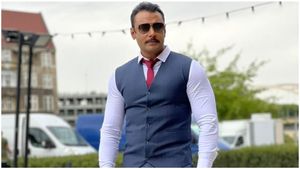 సెంట్రల్ జైలులో  హీరో దర్శన్ కు ఫోన్ ఇచ్చింది ఇతనే 