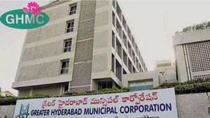 గ్రేటర్ ఎన్నికల వేళ ప్రభుత్వం సంచలన నిర్ణయం - నాలుగు ముక్కలు..!!