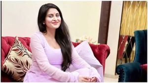 జెత్వానీ కేసులో ఐపీఎస్ లకు టెన్షన్, వైసీపీ లీడర్ పిటీషన్ 
