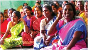 ఏపీలో ప్రతి మహిళకు రూ.5 లక్షల రుణం... అప్లై ఇలా