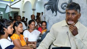 మరో ఎన్నికల హామీ అమలు - వారి ఖాతాల్లో నెలకు రూ 3 వేలు..!!