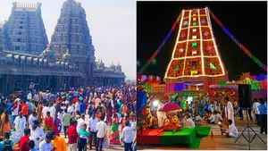 కనకదుర్గమ్మ దర్శనం కోసం పోటెత్తిన భక్తులు - కీలక సూచనలు..!!