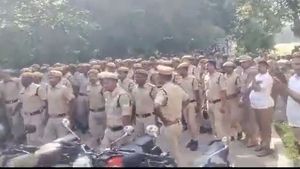 39మంది పోలీసులపై వేటు వేస్తూ పోలీస్ శాఖ సంచలనం.. మ్యాటర్ ఇదే!