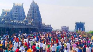 భ‌క్తుల‌కు అల‌ర్ట్.. ఇక‌నుంచి యాదాద్రి కొండ‌పై ఇవి నిషేదం..