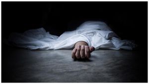 ఘోర ప్రమాదం: ట్రాక్టర్-బైక్ ఢీ, ఇద్దరు పిల్లలు సహా నలుగురు మృతి