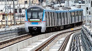 Hyderabad: మెట్రో ప్రయాణికులకు షాక్.. కొత్త కోచ్ లు లేవంటా..!