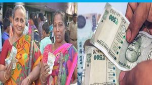 మహిళల ఖాతాల్లో రూ 1500 జమ పై ప్రభుత్వం కీలక నిర్ణయం..!!