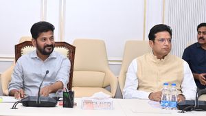 తెలంగాణలో గ్రీన్ ఫార్మా కంపెనీల భారీ పెట్టుబడులు: వేలాది ఉద్యోగాలు
