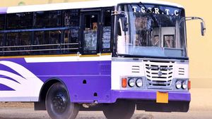 TGSRTC: శుభవార్త చెప్పిన ఆర్టీసీ.. వారి కోసం ప్రత్యేక బస్సులు..