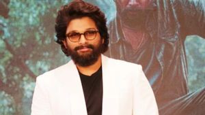సీఎం ప్రకటన నేపథ్యంలో.. అల్లు అర్జున్ ప్రెస్‌మీట్