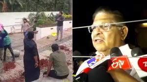 తొందరపాటు చర్యలొద్దు! అల్లు అర్జున్ నివాసంపై దాడి ఘటనపై అరవింద్
