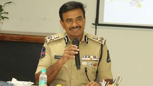 హైదరాబాద్ పోలీసుల హెచ్చరికలు జారీ