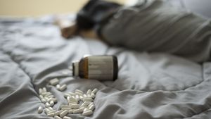 Mancherial: స్టాక్ మార్కెట్ లో నష్టం రావడంతో ఆత్మహత్యా యత్నం చేసిన కుటుంబం..