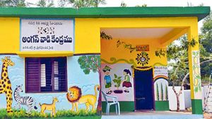 ఖమ్మం జిల్లా అంగన్వాడీ స్కూల్ లో దారుణం.. చిన్నారి అని కూడా చూడకుండా ! 