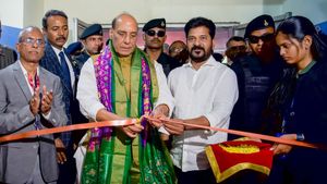 హైదరాబాద్-బెంగళూరు మధ్య డిఫెన్స్ ఇండస్ట్రియల్ కారిడార్‌!