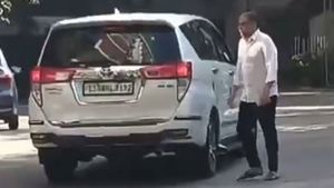 ఐటీ ఉచ్చులో దిల్ రాజు- దెబ్బ కొట్టిన `మెగా`: బిగ్ ట్రబుల్ 