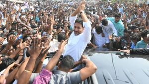 జగన్ కు భద్రత తగ్గింపు వెనుక..!!
