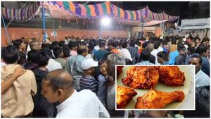 Birdflu: ఫ్రీగా చికెన్ ఐటమ్స్.. ఎగబడిన జనం!