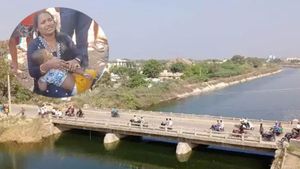 SRSP: కాలువలోకి దూసుకెళ్లిన కారు.. ఒకే ఫ్యామిలీలో ముగ్గురు మృతి