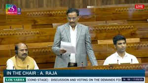 విజయవాడ రైల్వే స్టేషన్ కు షాక్-లోక్ సభలో నిలదీసిన ఎంపీ చిన్ని..!