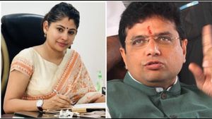 స్మితా సబర్వాల్ ‘పోస్ట్‌’పై చట్ట ప్రకారం ముందుకు!