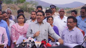 Amaravati: అమరావతి రైతుల్లో అనుమానాలు ? మంత్రి నారాయణ క్లారిటీ ఇదే..!