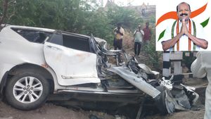 లారీతో గుద్ది, వేటకోడవళ్లతో నరికి కాంగ్రెస్ నేతను దారుణ హత్య.. షర్మిల సీరియస్ కామెంట్స్ ! 