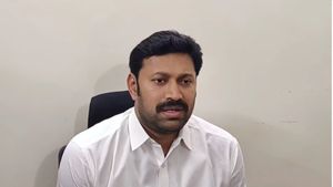 వైసీపీ క్యాడర్ నాశనం చేయటమే వారి లక్ష్యం!