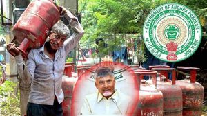 ఉచిత సిలిండర్ల పథకంలో కీలక మార్పులు - ఇక నుంచి నగదు ఇలా..!!