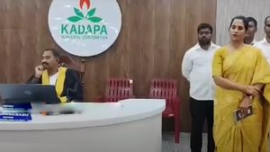  కడప మేయర్ తొలిగింపు పై హైకోర్టు స్టే..!!