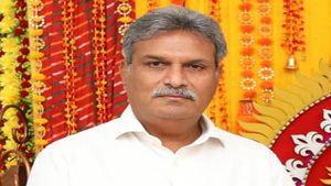నిర్ణయం మార్చుకున్న కేశినేని నాని, ఇక..!?