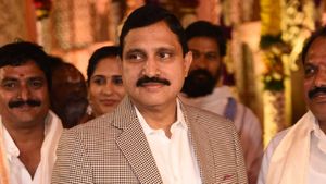 విదేశీ పర్యటనలో ఎమ్మెల్యే సుజనా చౌదరికి తీవ్రగాయం.. 