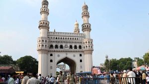 హైదరాబాద్ లో 11 గంటల వరకు ఆ రోడ్లు క్లోజ్.. కారణం అదే ?