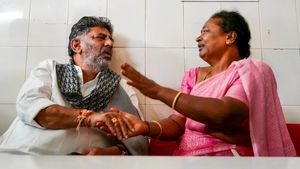 మృతదేహాలను దగ్గరగా చూశా-  తట్టుకోలేకపోయా: కన్నీరు పెట్టుకున్న డీకేశి