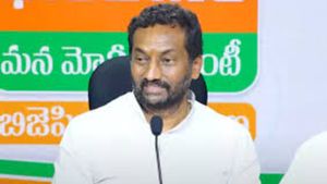 కాసేపట్లో నిన్ను చంపేస్తాం.. మళ్ళీ ఎంపీ రఘునందన్ కు బెదిరింపు కాల్స్!