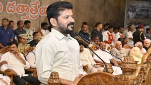 బీజేపీ స్కూల్, టీడీపీ కాలేజీ.. రాహుల్ వద్ద జాబ్: మూడు ముక్కల్లో ప్రస్థానం