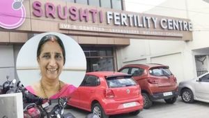 బిచ్చగాళ్లకు బీరు, బిర్యానీ ఇచ్చి.. పోర్న్ వీడియోలు చూపించి వీర్యం సేకరణ..!