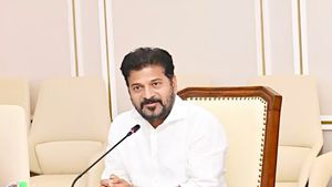 తెలంగాణ ప్రభుత్వం కీలక నిర్ణయం .. ప్రతి సోమవారం వారి ఖాతాల్లోకి డబ్బులు..