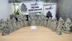 హైదరాబాద్ లో లక్ష మట్టి గణపతుల బొమ్మలు ఫ్రీ..ఫ్రీ: దొరికే లొకేషన్లు ఇవే..