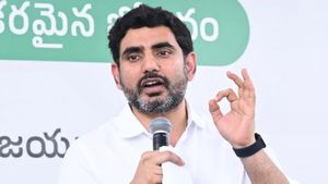 నారా లోకేష్ `అనంత` పర్యటన రద్దు- సురక్షితంగా స్వస్థలాలకు తెలుగువారు: వార్ రూమ్ ఏర్పాటు