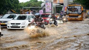  రానున్న నాలుగు గంటలూ కుండపోతే - ఈ ప్రాంతాలకు తీవ్ర హెచ్చరిక..!!