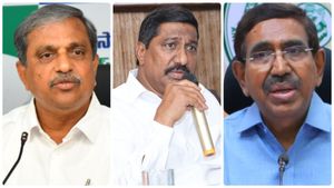 అమరావతిపై ఇంకెన్ని యూటర్న్ లు ? వైసీపీపై మంత్రుల ఫైర్..!