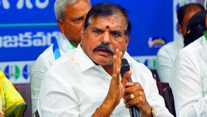 నన్ను అంతం చేయాలని కుట్ర - బొత్స సంచలనం..!!