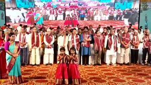 వైభవంగా ‘అలయ్‌ బలయ్‌’ వేడుక.. హాజరైన సినీ, రాజకీయ ప్రముఖులు !! 