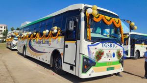 సూపర్ లగ్జరీ బస్సుల్లో 20 శాతం ఛార్జీని తగ్గించిన TGSRTC: రూట్ ఇదే