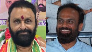 మళ్లీ యాక్టివ్ అయిన కొడాలి నాని, రాధాతో భేటీ - మారుతున్న లెక్కలు..!!