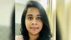 ప్రియుడి పేరుతో బాంబు బెదిరింపులకు పాల్పడిన సాఫ్ట్ వేర్ ఇంజనీర్.. ఎందుకో తెలుసా!