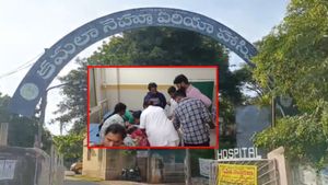 నల్గొండ జిల్లాలో దారుణం : ఆస్పత్రి నిర్వాకానికి ఐసీయూలో 15 మంది చిన్నారులు !!